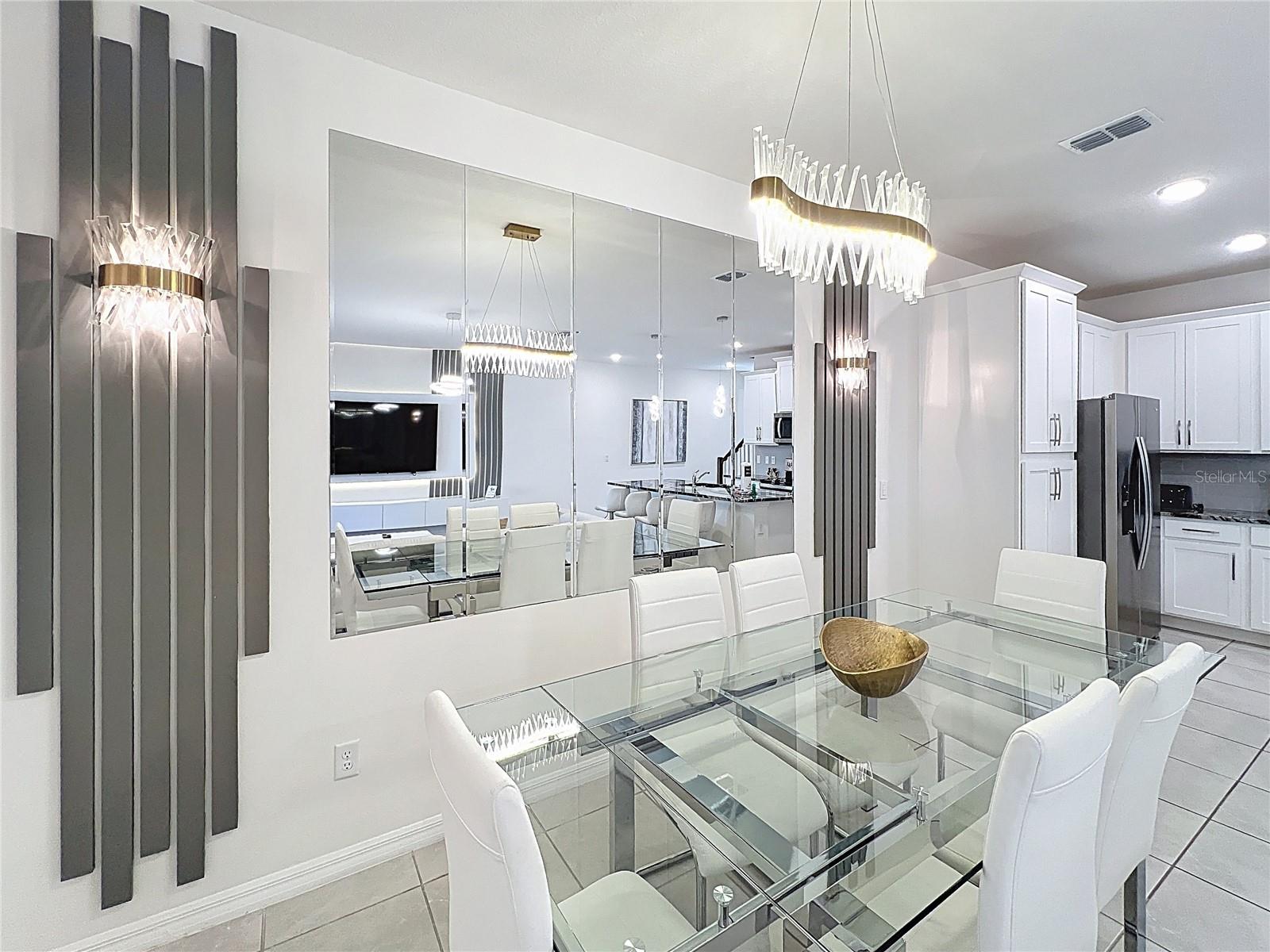 Image 15 of 54 For 1800 Tropical Palms Circle