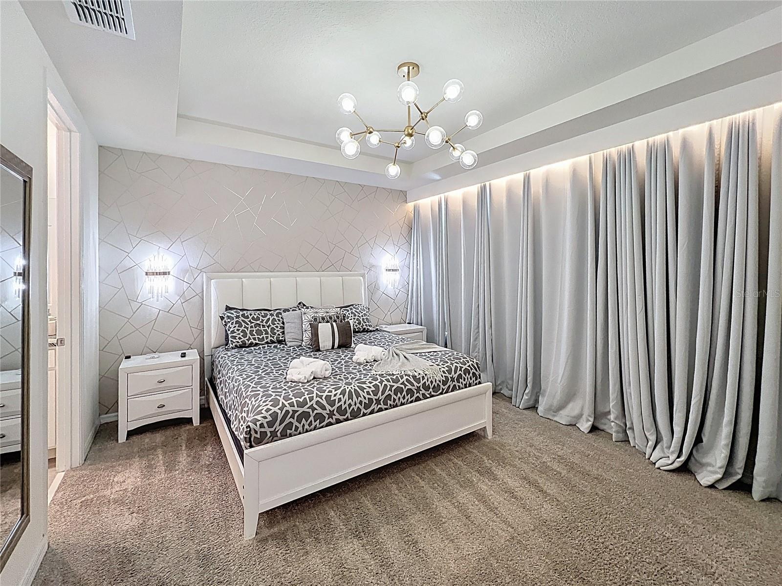 Image 4 of 54 For 1800 Tropical Palms Circle