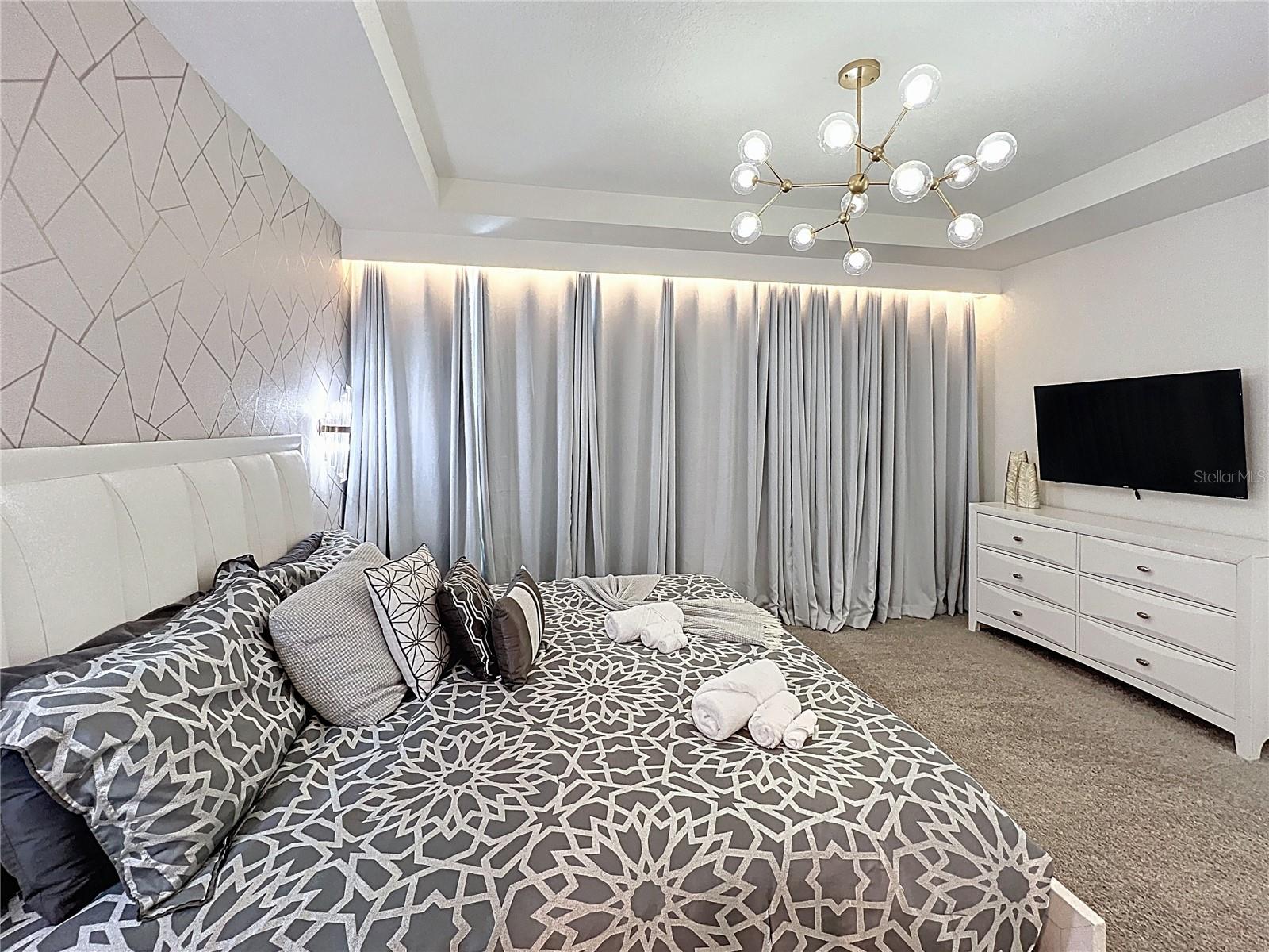 Image 5 of 54 For 1800 Tropical Palms Circle