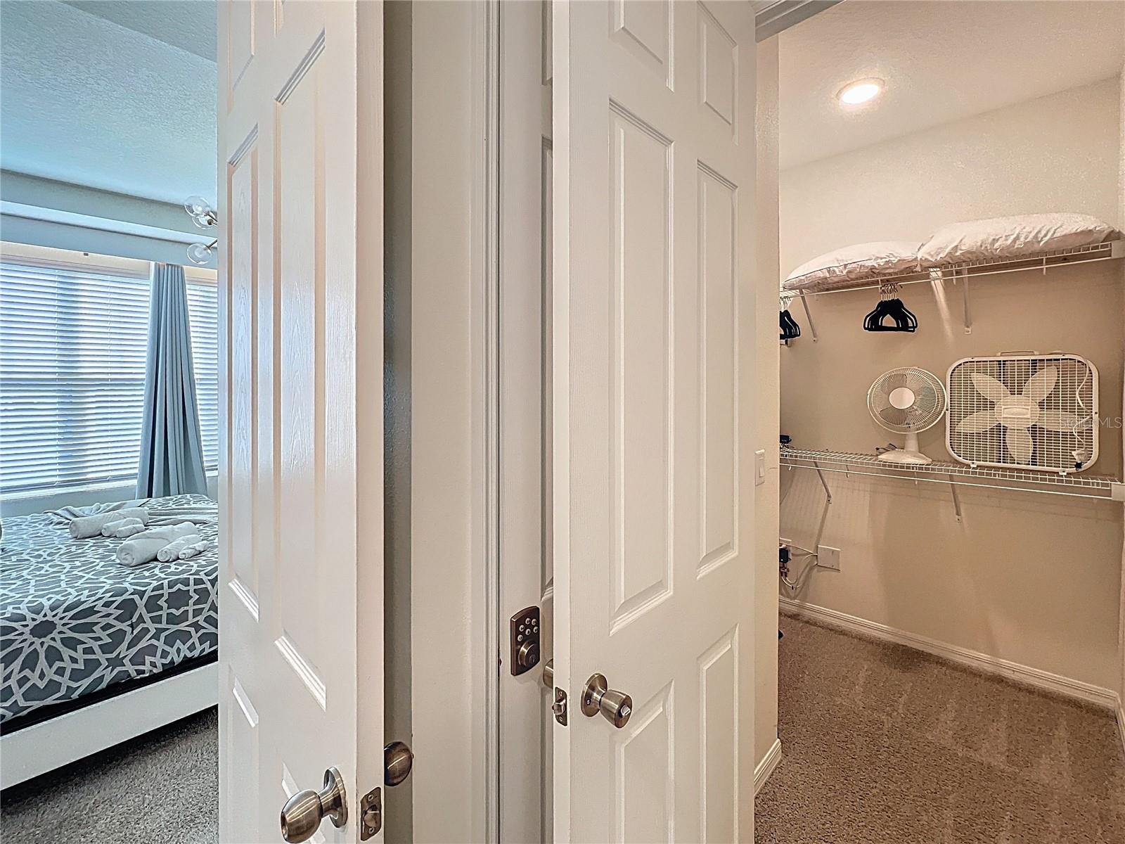 Image 8 of 54 For 1800 Tropical Palms Circle