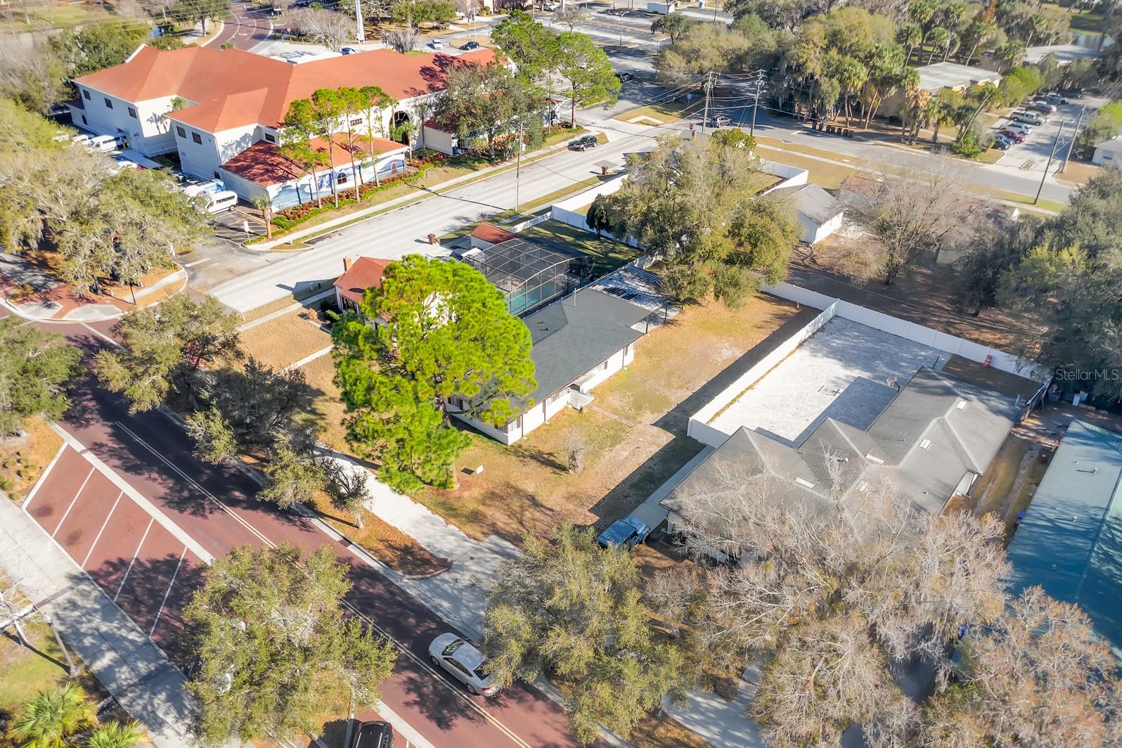 Image 12 of 80 For 307 Monument Avenue A