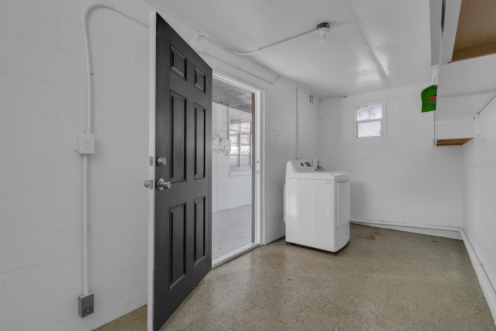 Image 23 of 80 For 307 Monument Avenue A