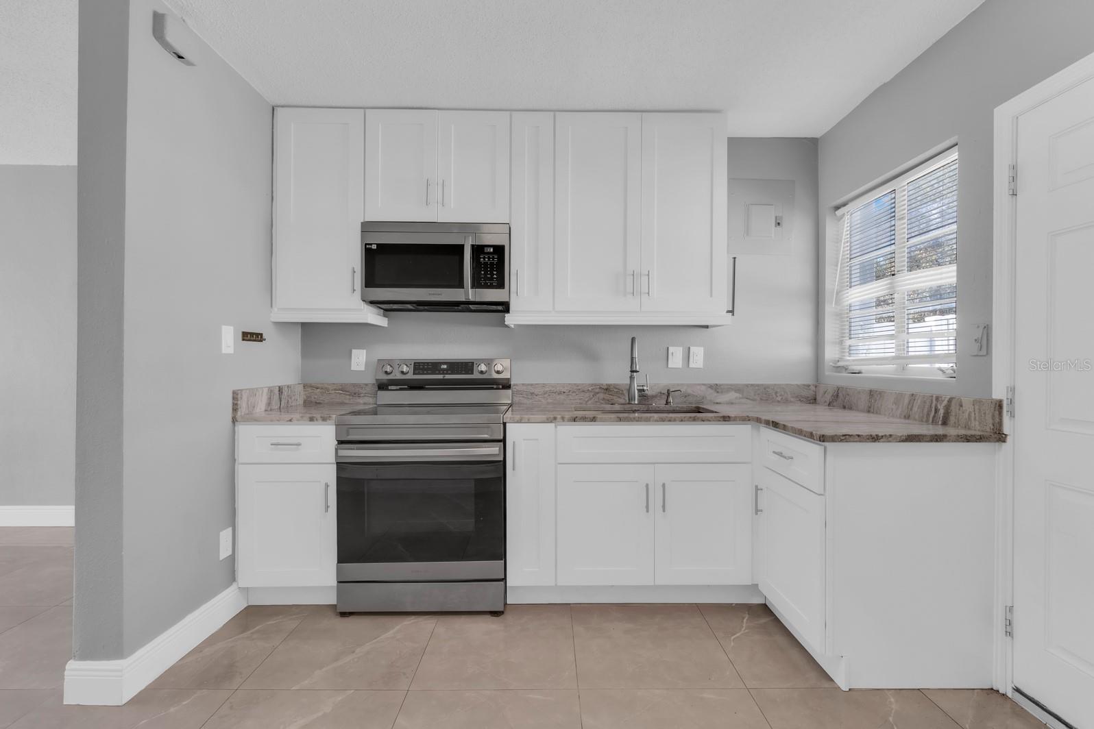 Image 38 of 80 For 307 Monument Avenue A