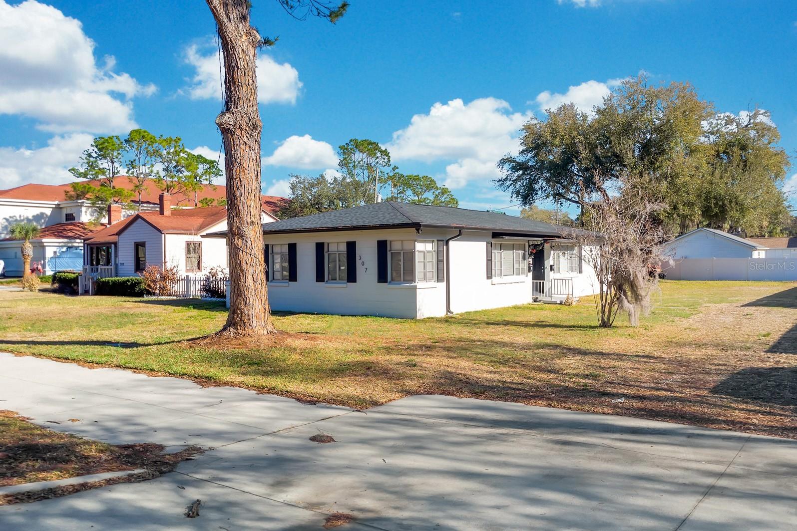 Image 59 of 80 For 307 Monument Avenue A