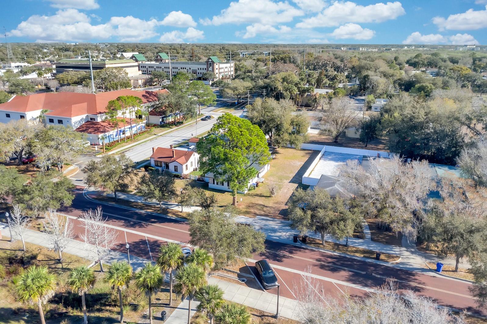 Image 9 of 80 For 307 Monument Avenue A