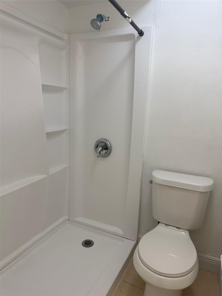 Listing photo id 3 for 6036 Amberly Court T23