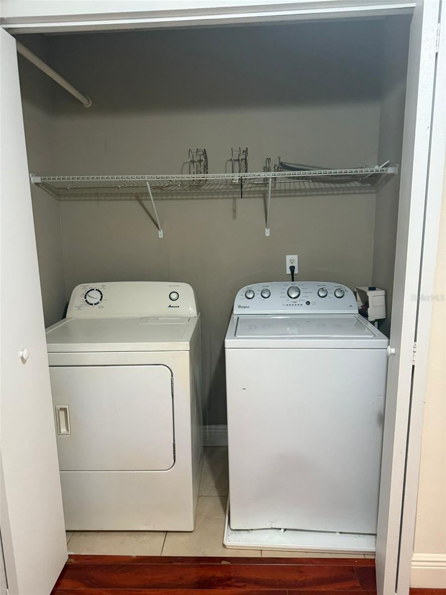 Listing photo id 6 for 6036 Amberly Court T23