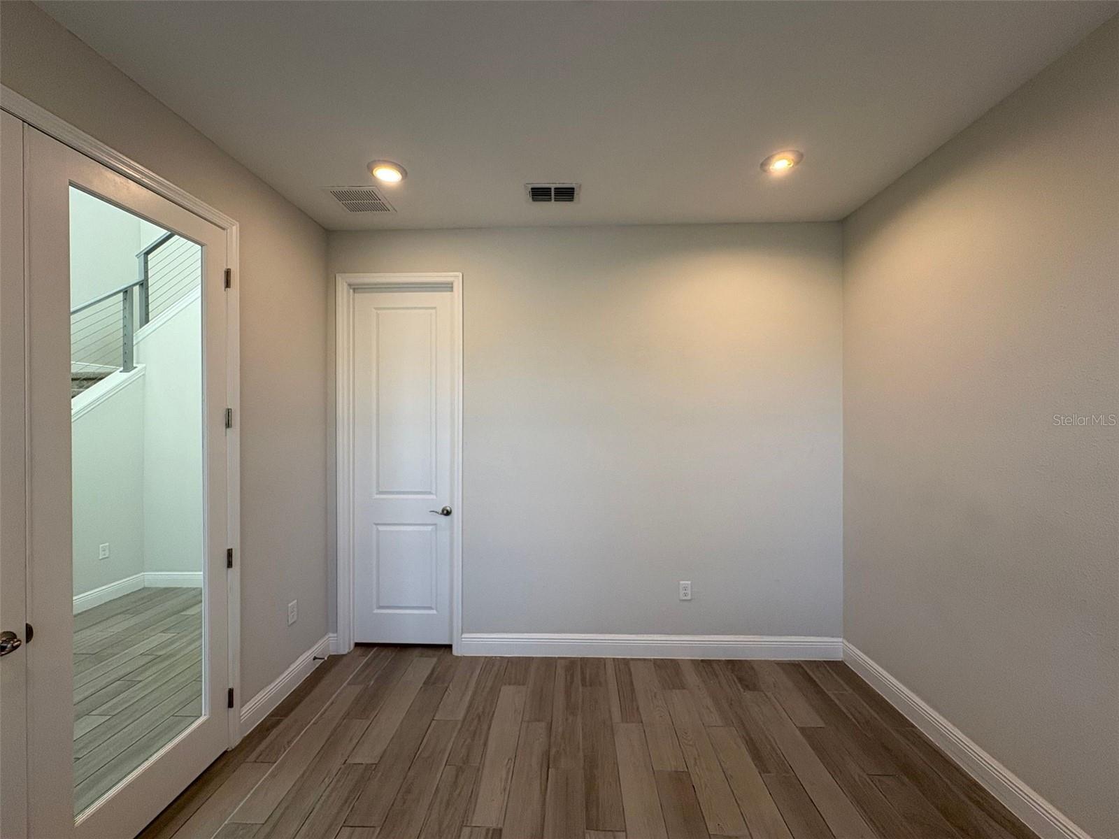 Image 12 of 26 For 7133 Carrickbend Lane