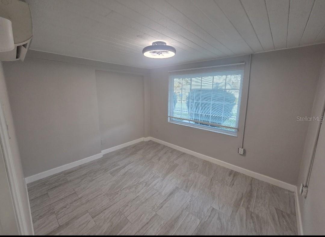 Image 3 of 8 For 712 Clyde Avenue