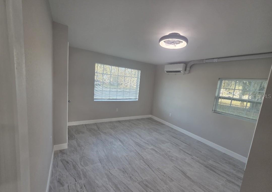 Image 4 of 8 For 712 Clyde Avenue