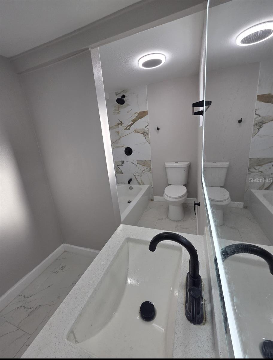 Image 7 of 8 For 712 Clyde Avenue