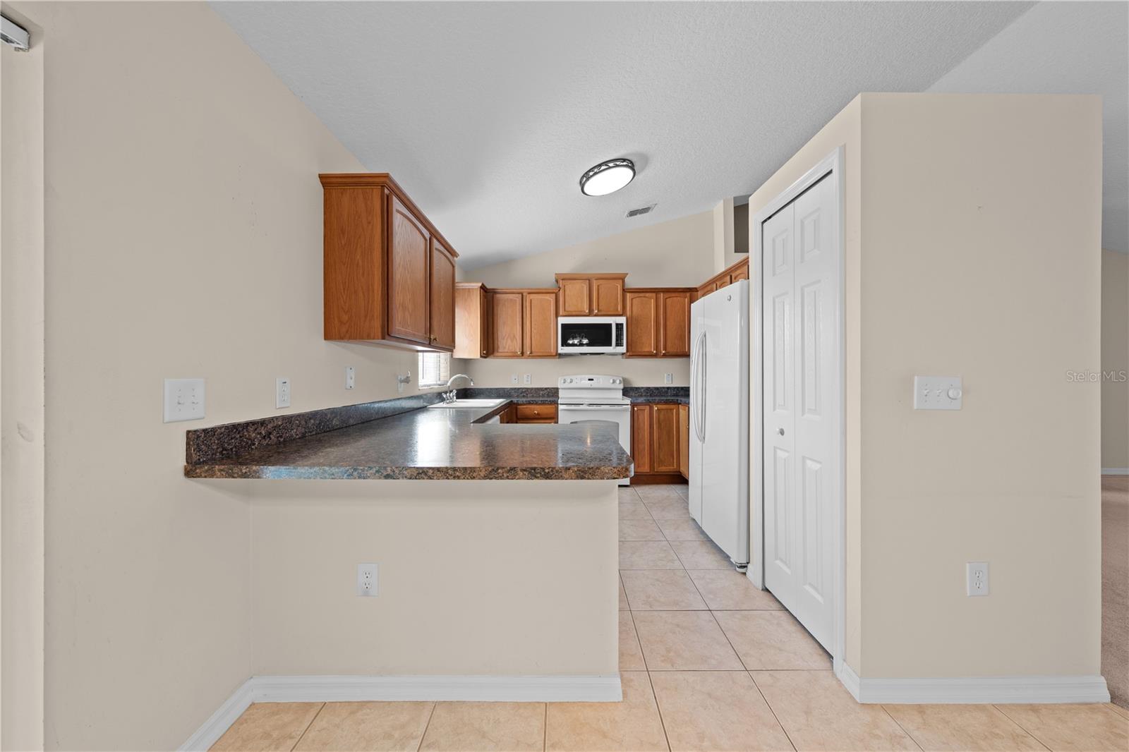 Image 11 of 50 For 523 Chestnut Avenue