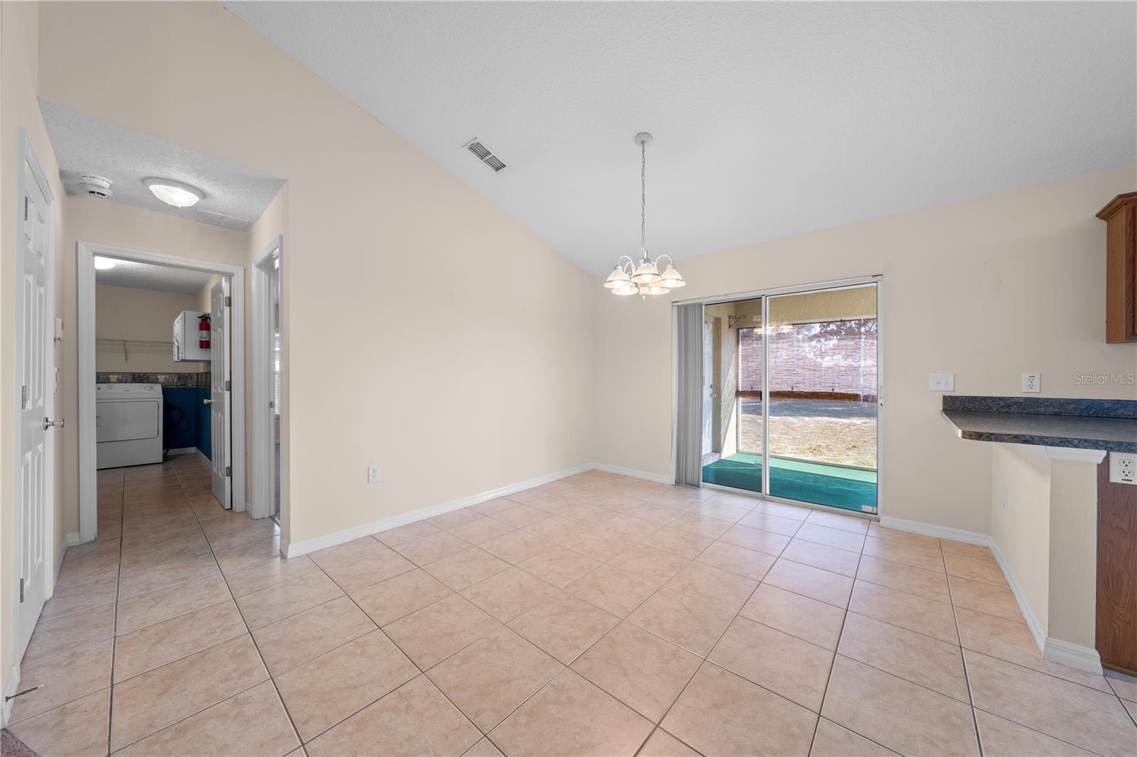 Image 19 of 50 For 523 Chestnut Avenue