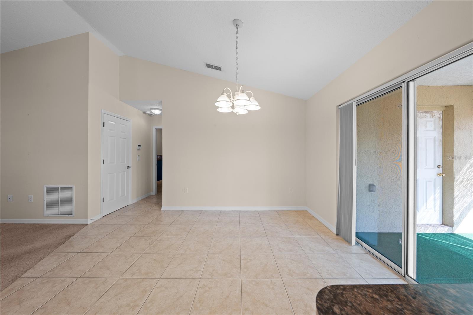 Image 21 of 50 For 523 Chestnut Avenue