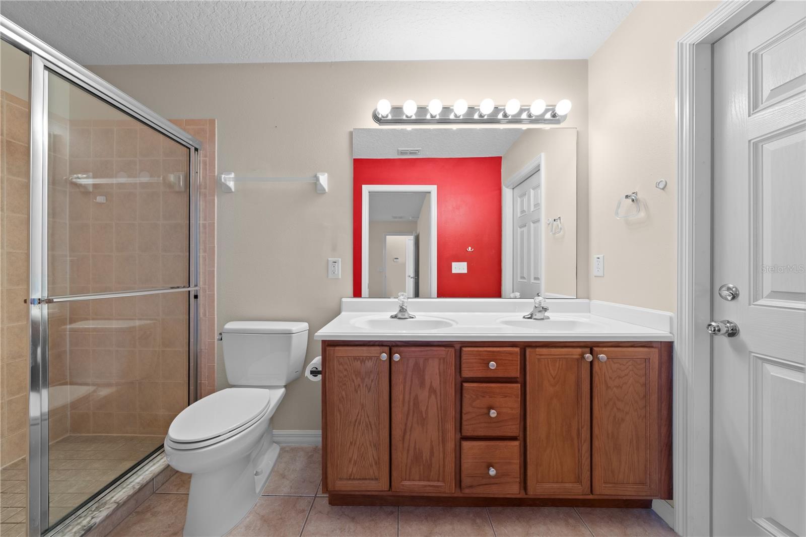 Image 26 of 50 For 523 Chestnut Avenue