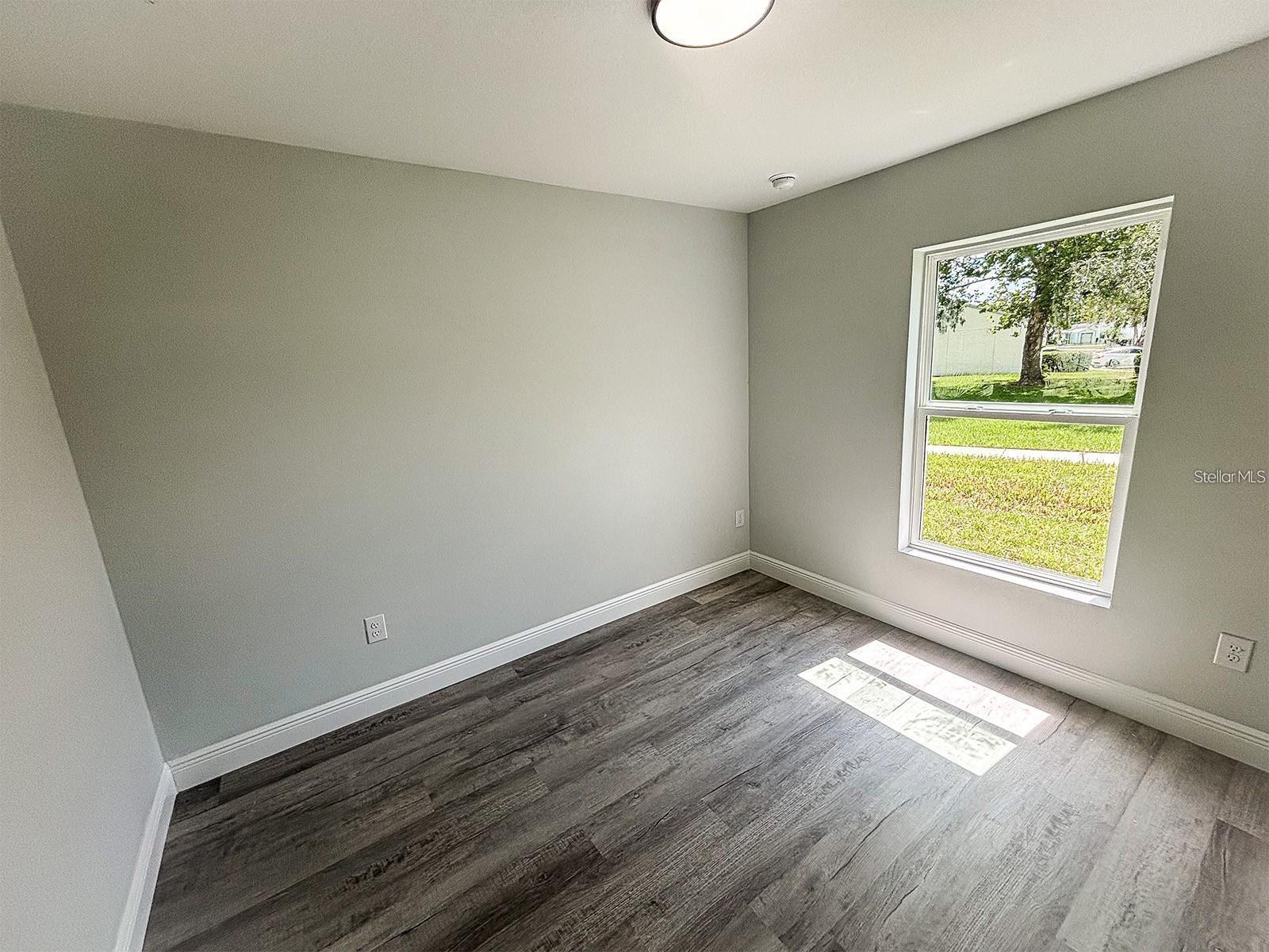 Image 6 of 8 For 1725 Crystal Grove Drive 1729