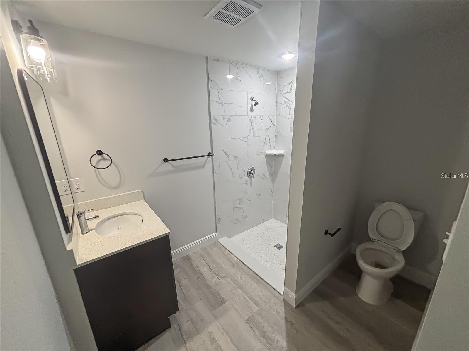 Image 7 of 8 For 1725 Crystal Grove Drive 1729