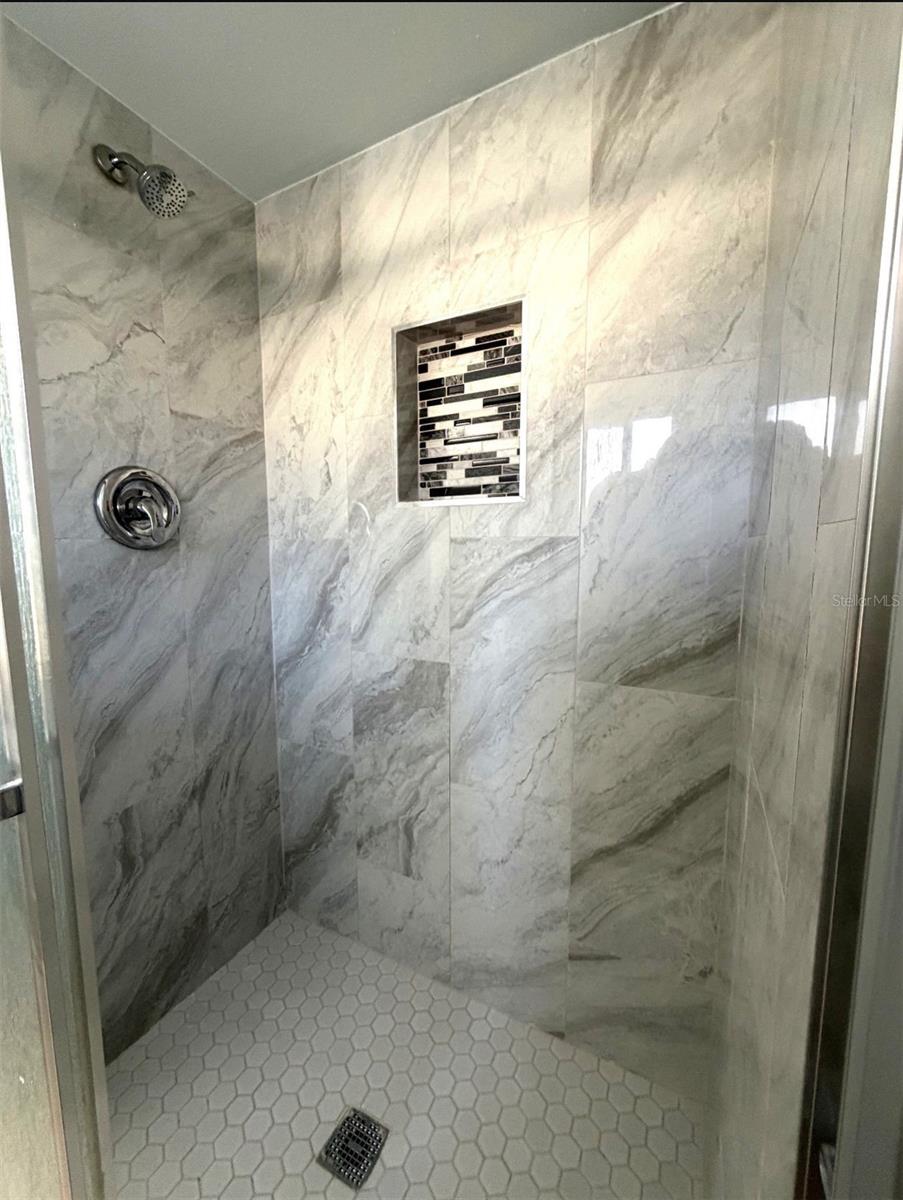 Image 10 of 21 For 11248 76th Terrace