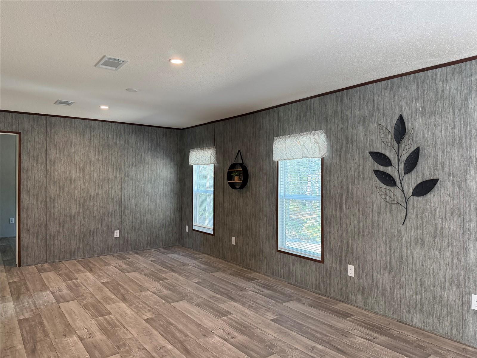 Image 12 of 45 For 10055 Ohio Drive