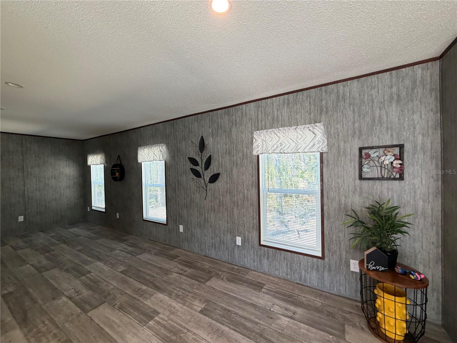 Image 14 of 45 For 10055 Ohio Drive