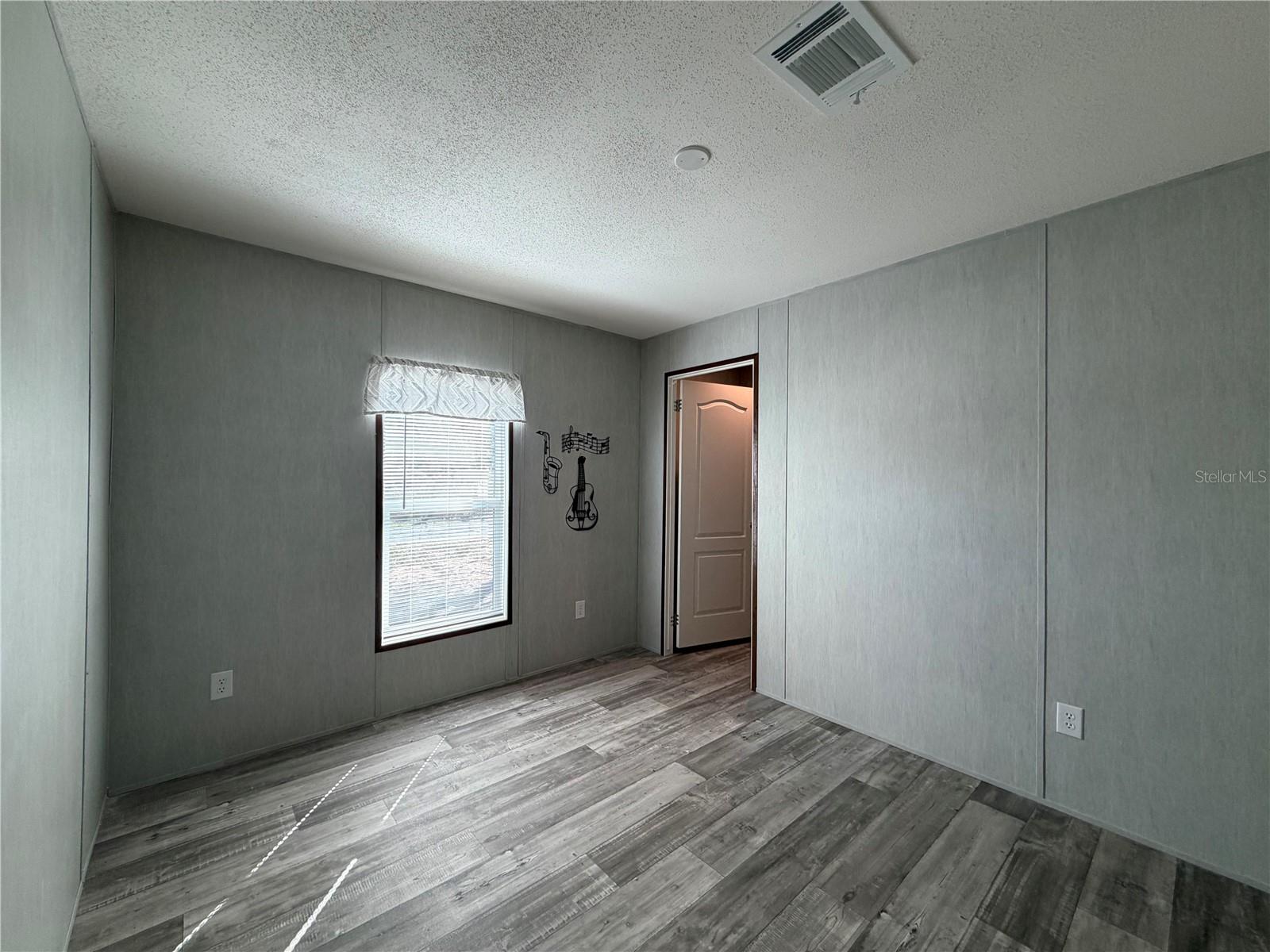 Image 27 of 45 For 10055 Ohio Drive