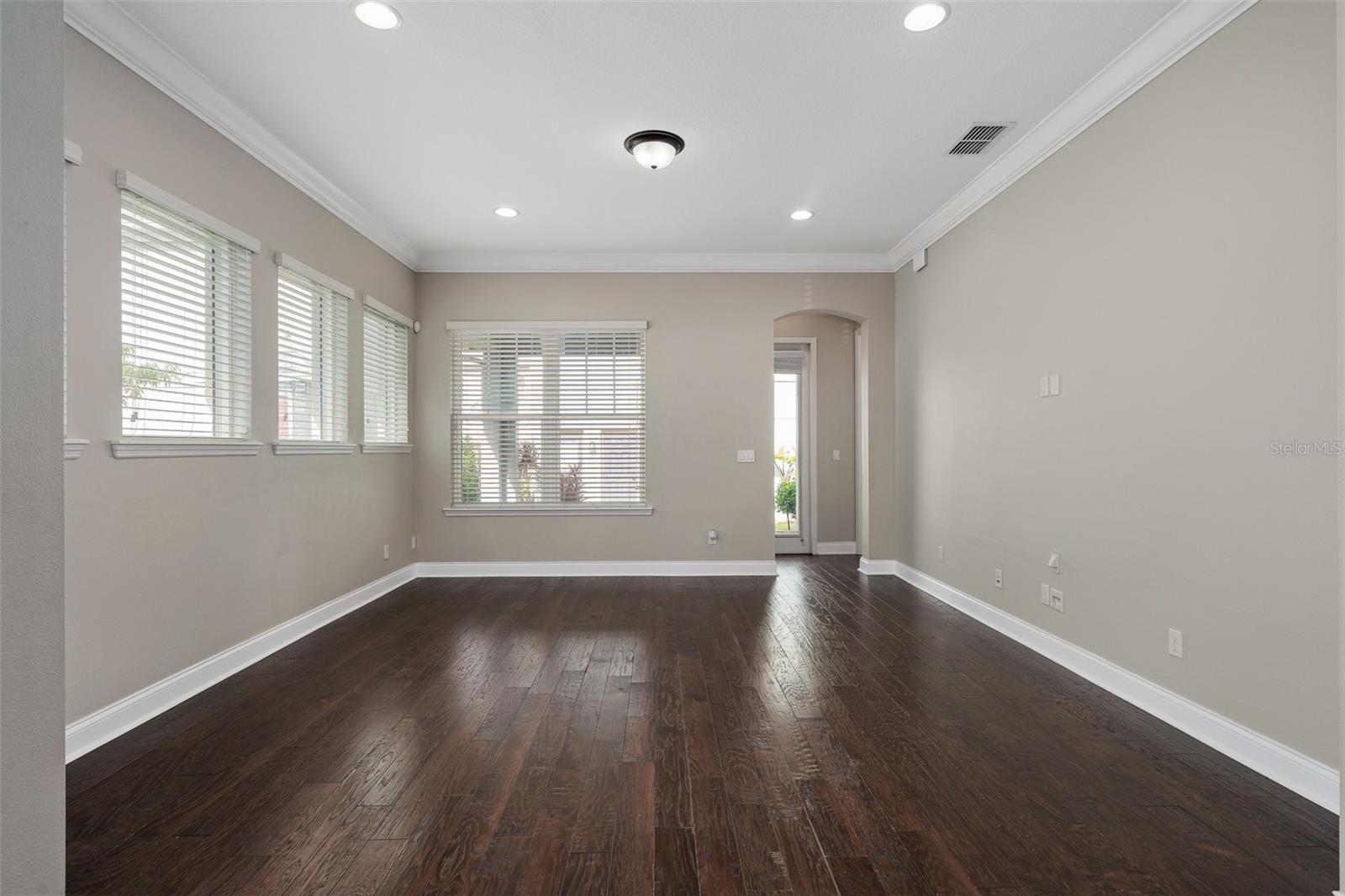 Image 20 of 49 For 8467 Laureate Boulevard