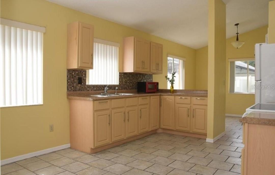 Image 5 of 31 For 4855 Kingston Circle