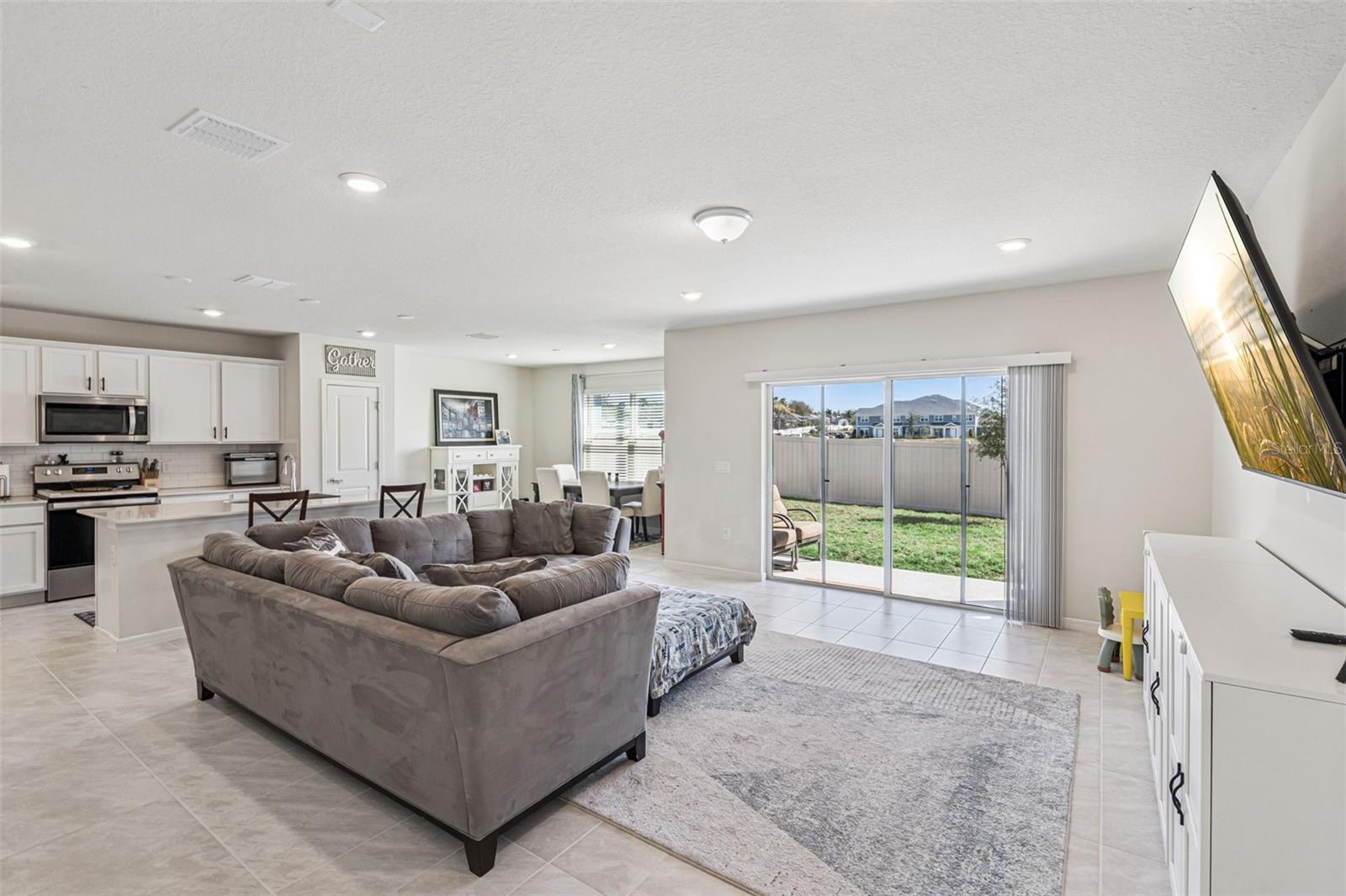 Image 4 of 43 For 2210 Lovely Lane