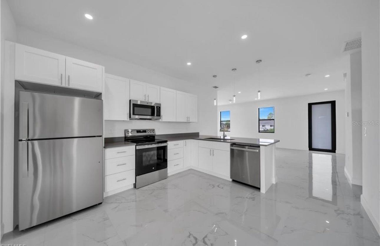 Image 4 of 7 For 4646 Leonard Boulevard S A