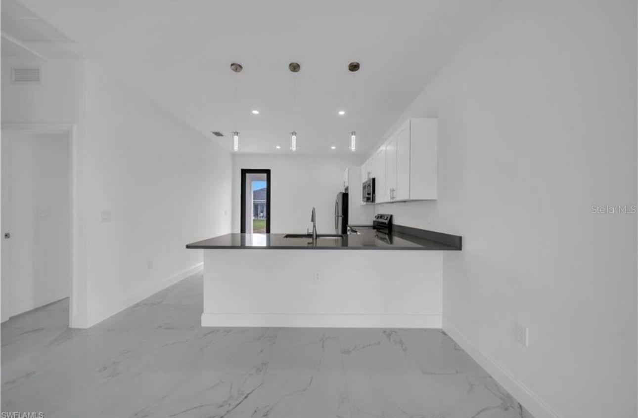 Image 3 of 6 For 4646 Leonard Boulevard S B