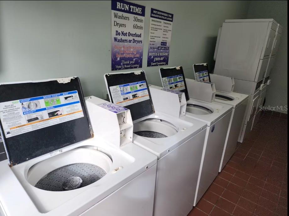 Image 11 of 12 For 3100 Parkway Boulevard 421