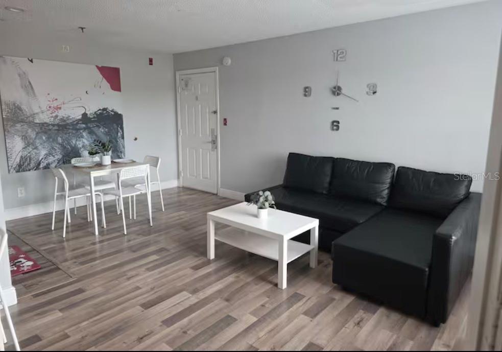 Image 3 of 12 For 3100 Parkway Boulevard 421