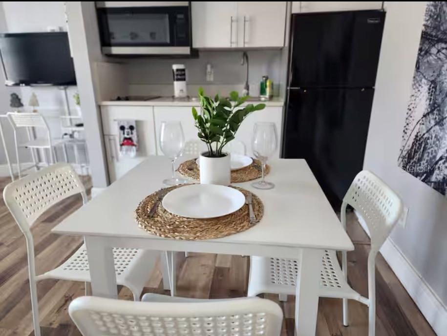 Image 7 of 12 For 3100 Parkway Boulevard 421