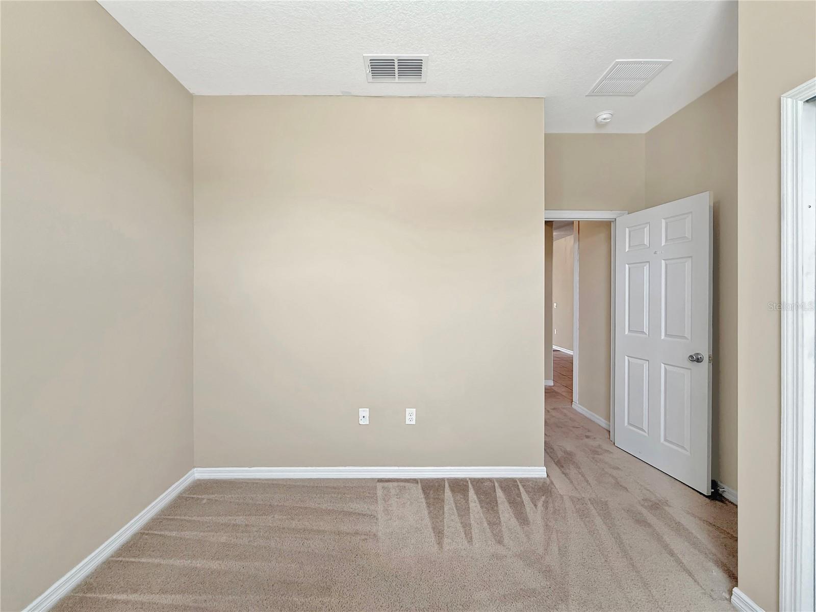 Listing photo id 10 for 4284 Moon Shadow Loop