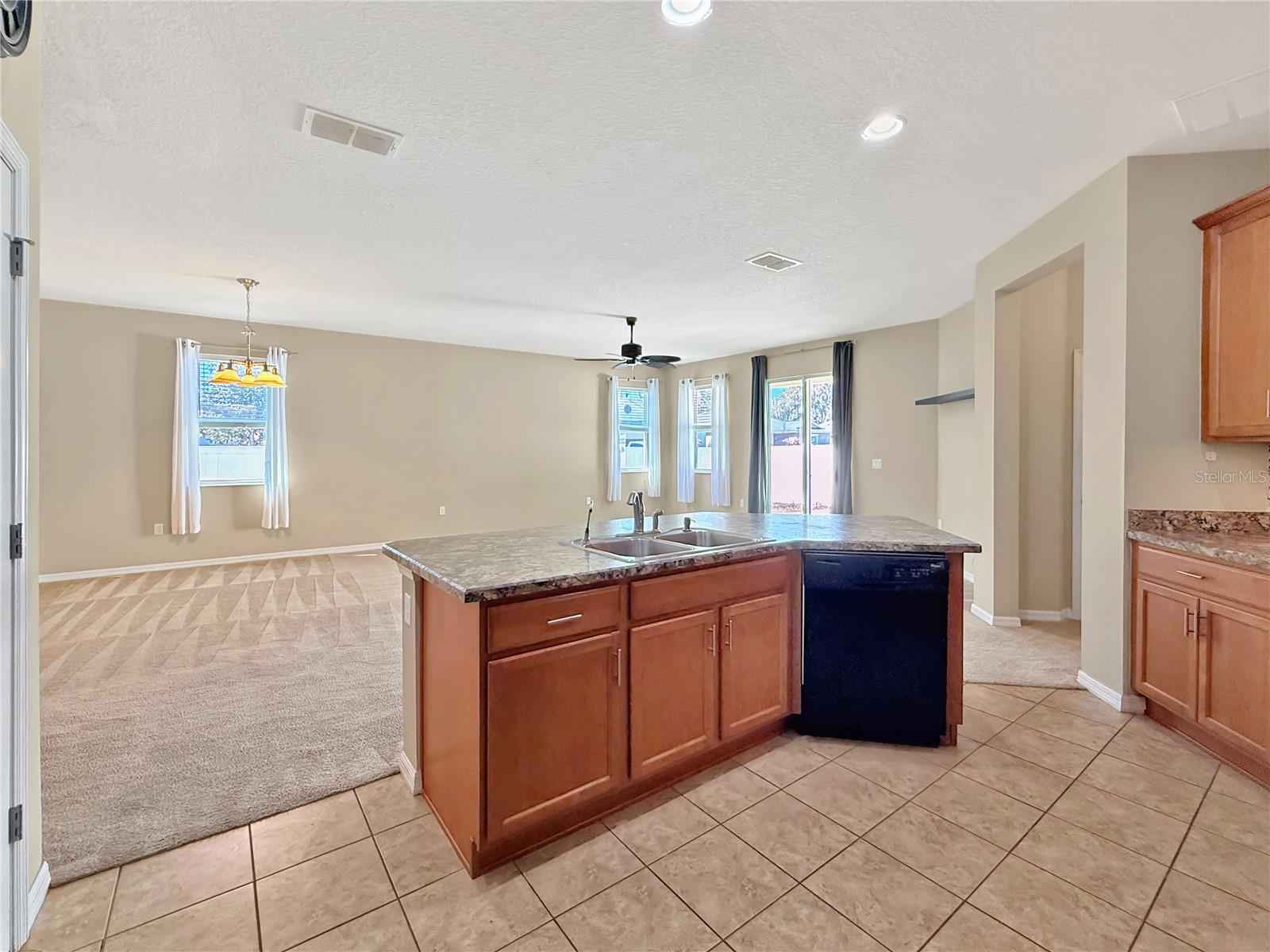 Listing photo id 28 for 4284 Moon Shadow Loop