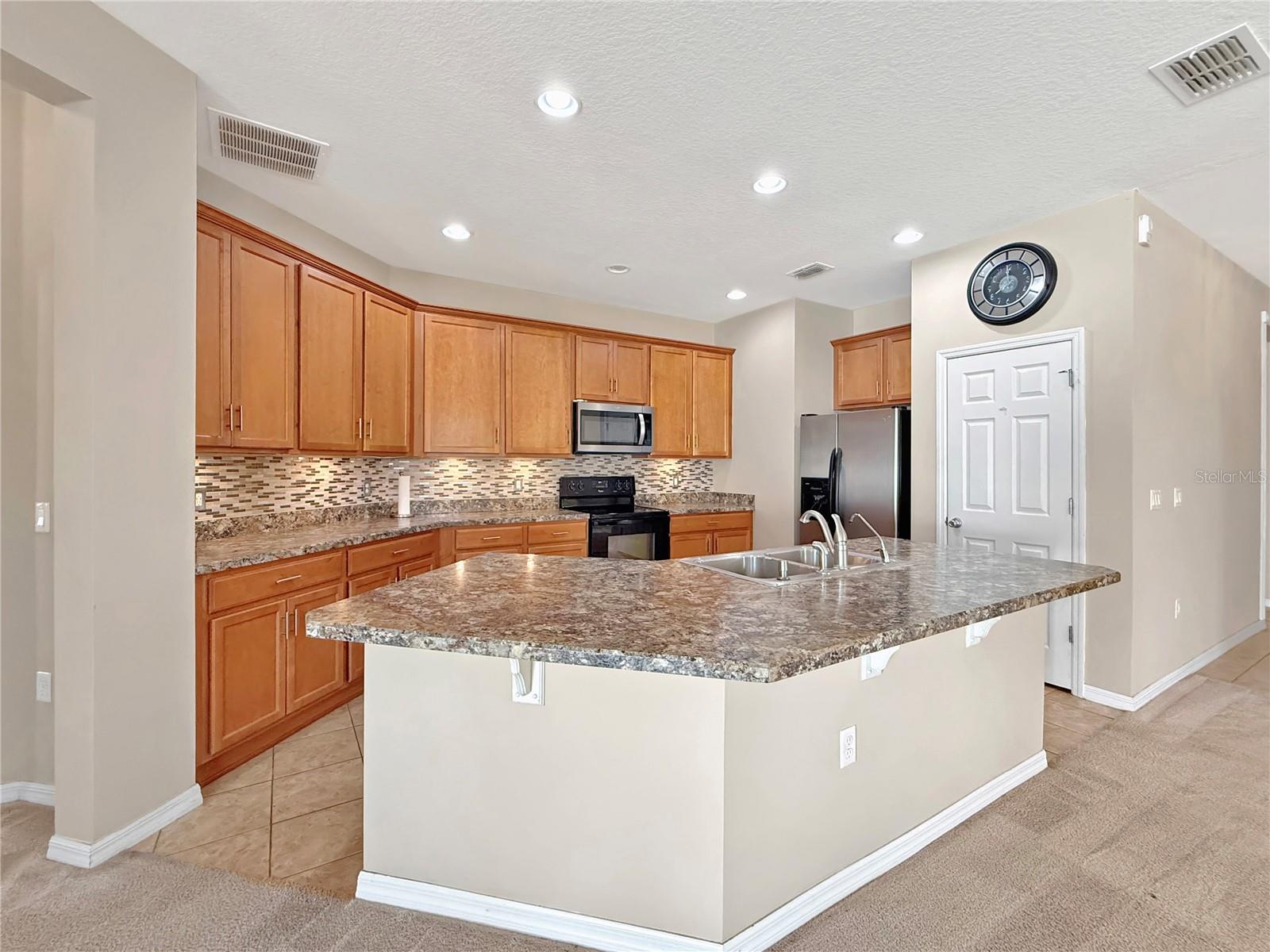 Listing photo id 30 for 4284 Moon Shadow Loop