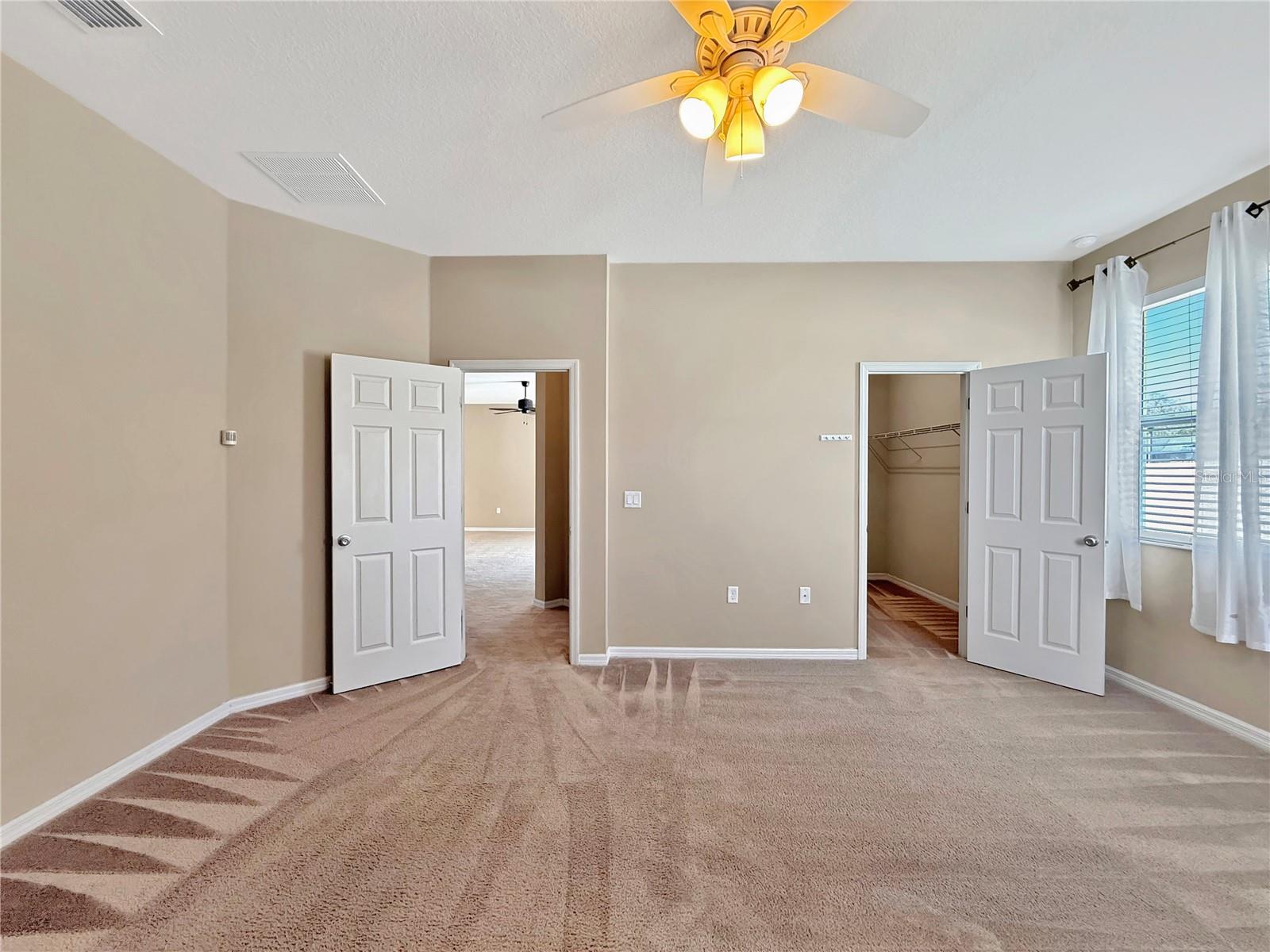 Listing photo id 37 for 4284 Moon Shadow Loop