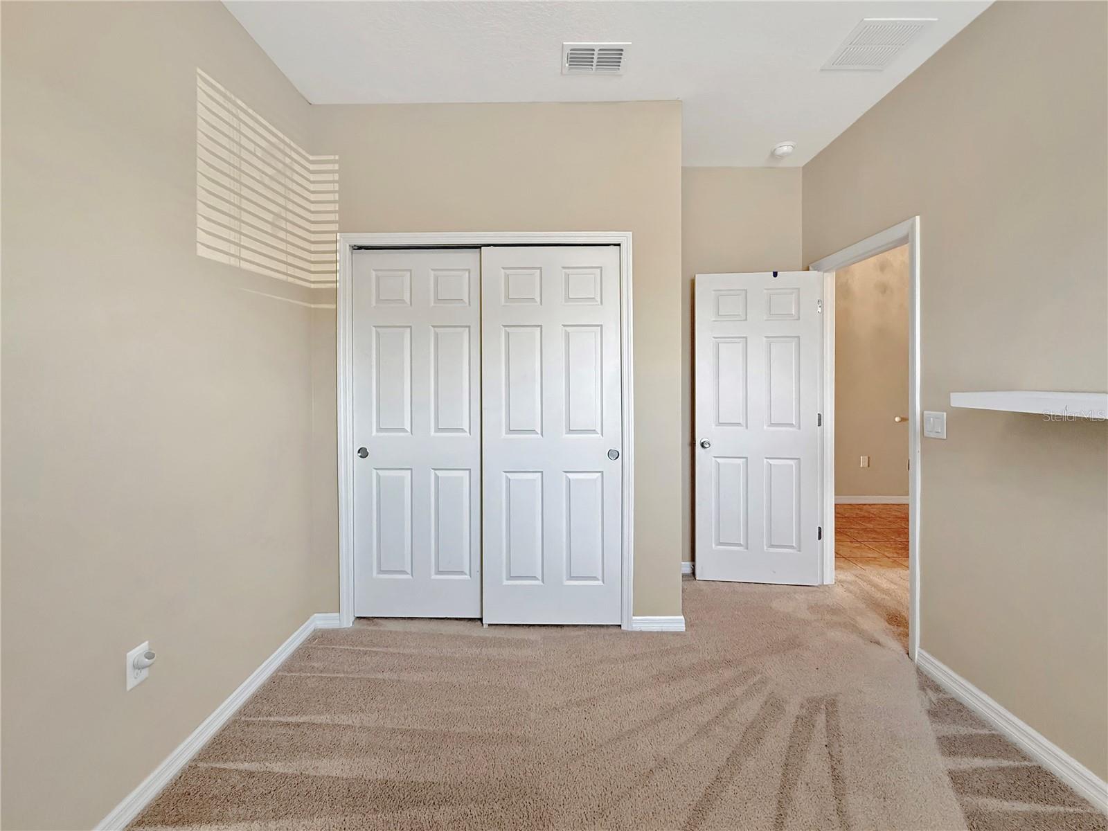 Listing photo id 7 for 4284 Moon Shadow Loop