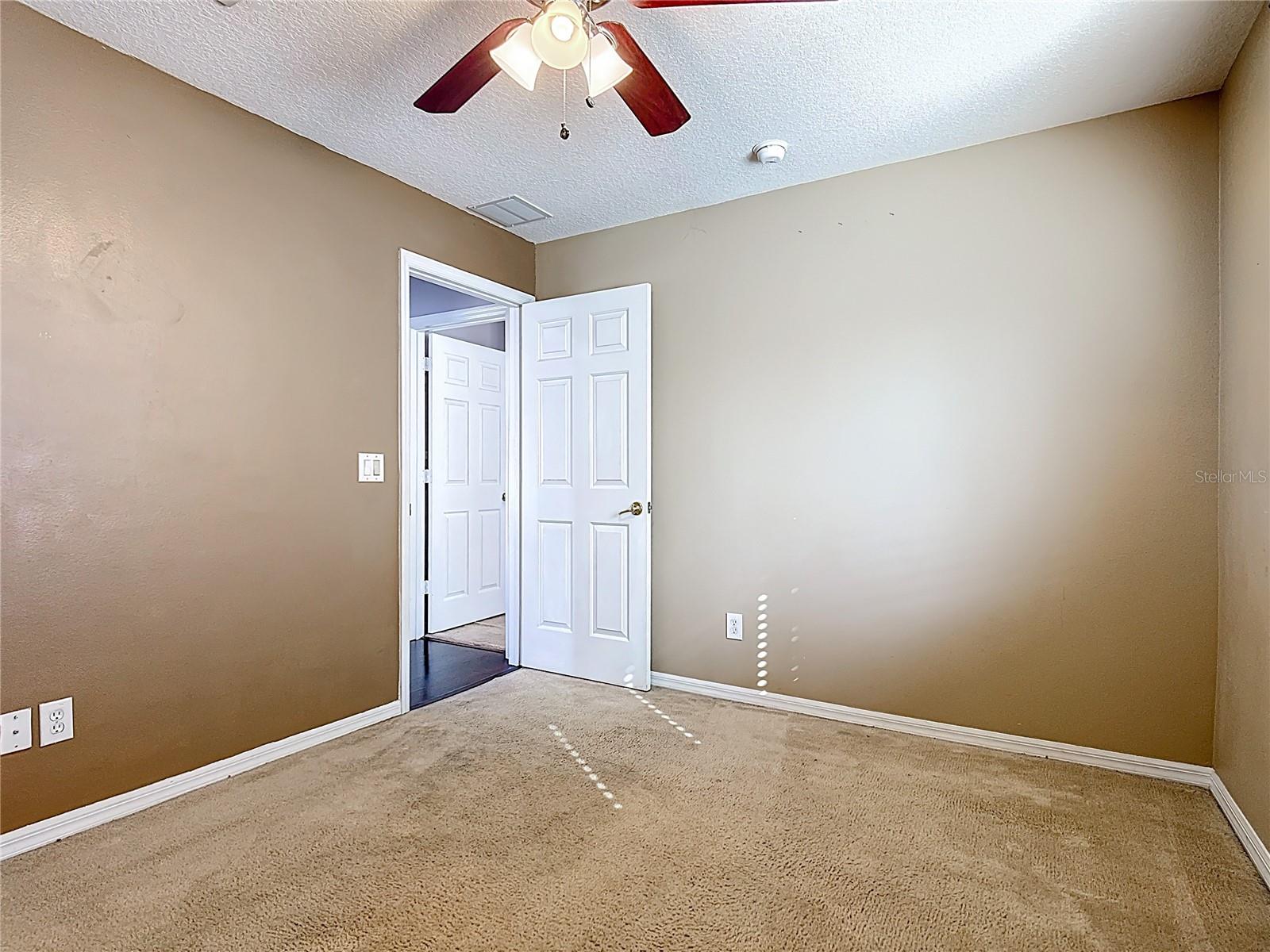 Listing photo id 24 for 1024 Seneca Trail