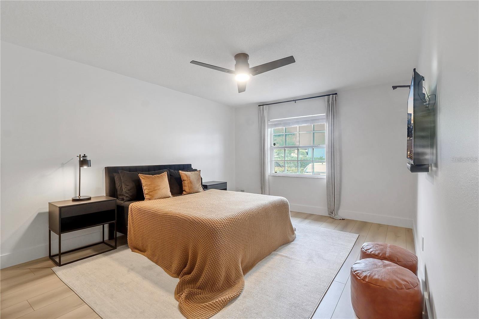 Image 18 of 19 For 4768 Tangerine Avenue 4768