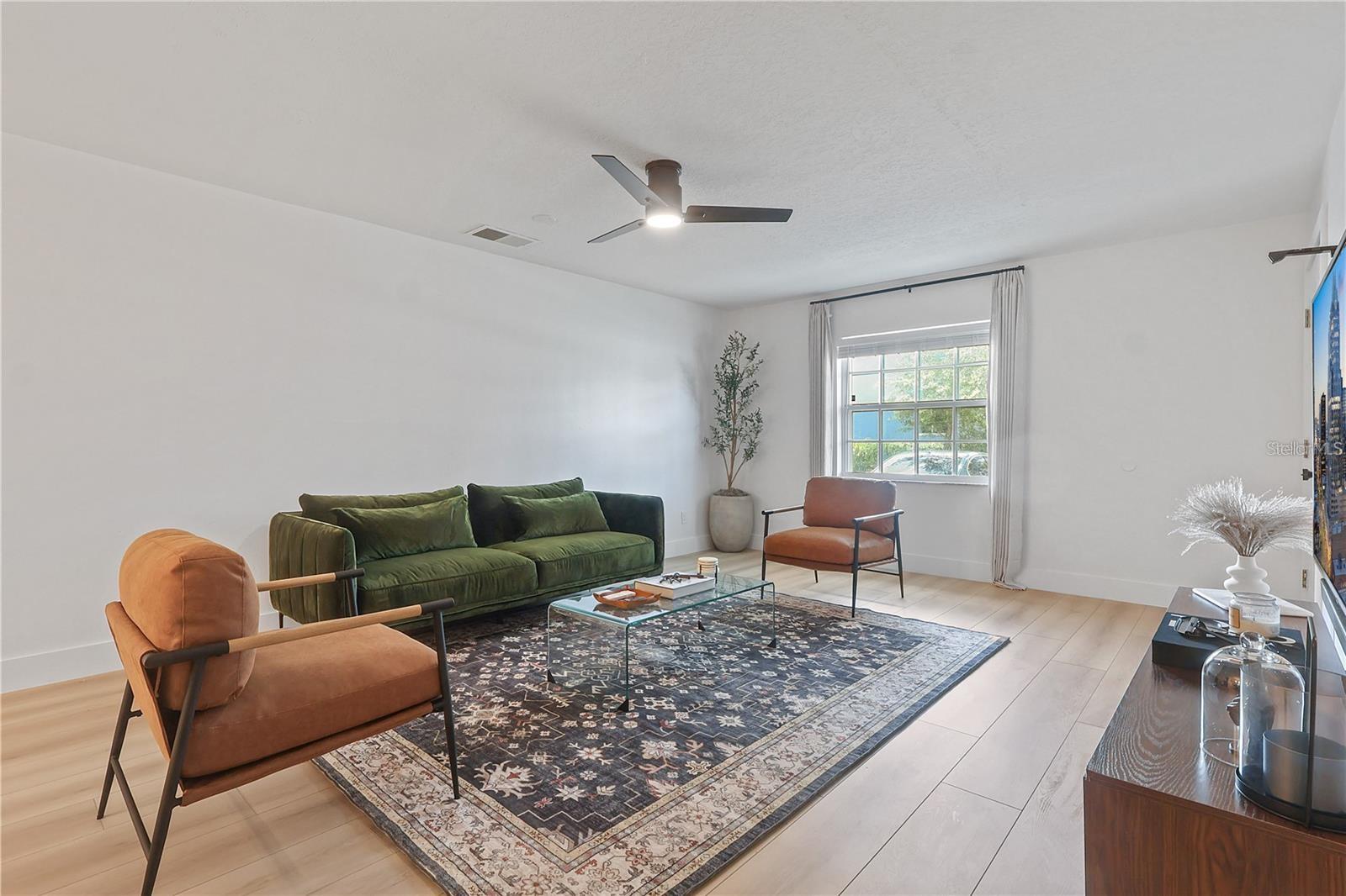 Image 4 of 19 For 4768 Tangerine Avenue 4768