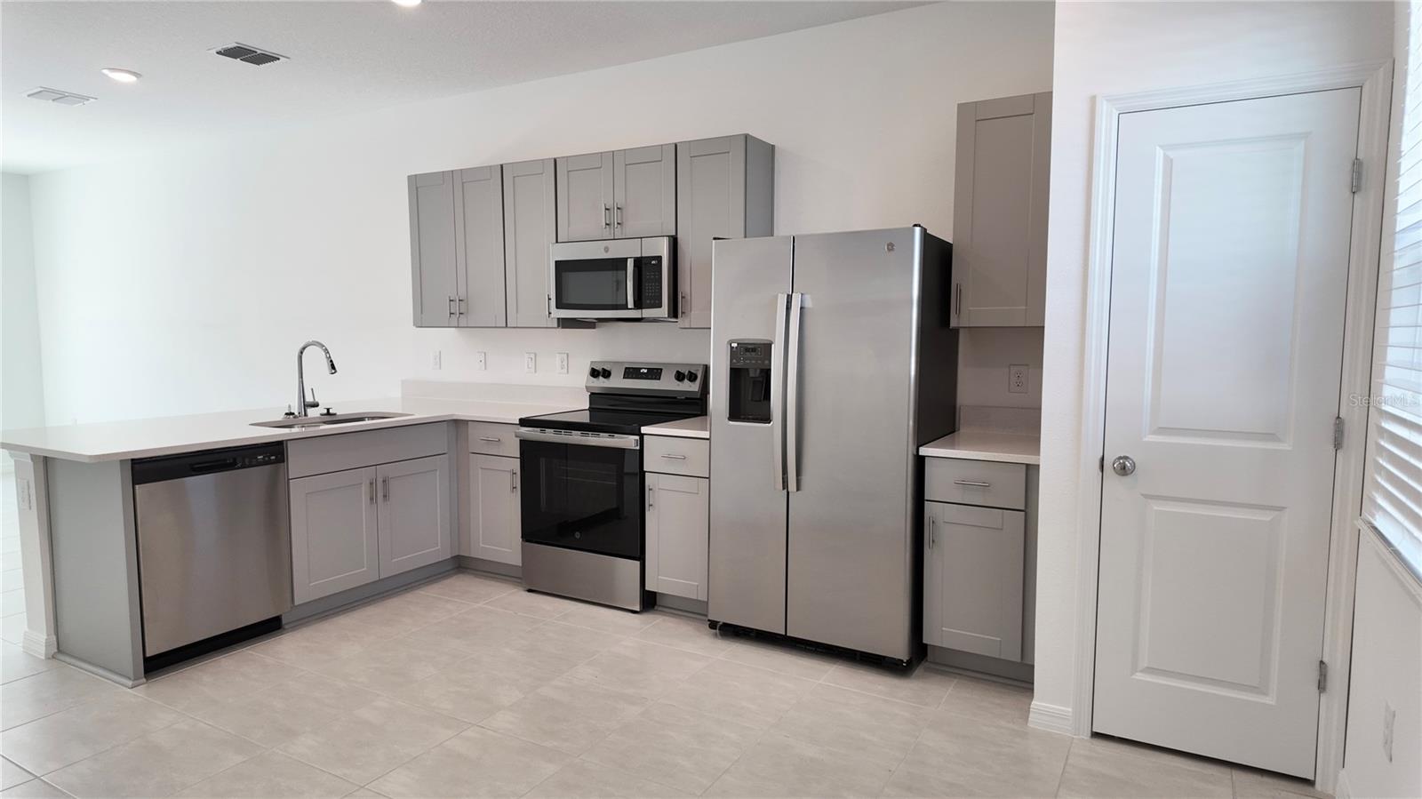 Image 3 of 24 For 2937 Skyline Loop