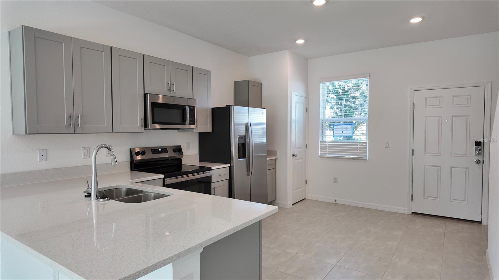 Image 4 of 24 For 2937 Skyline Loop