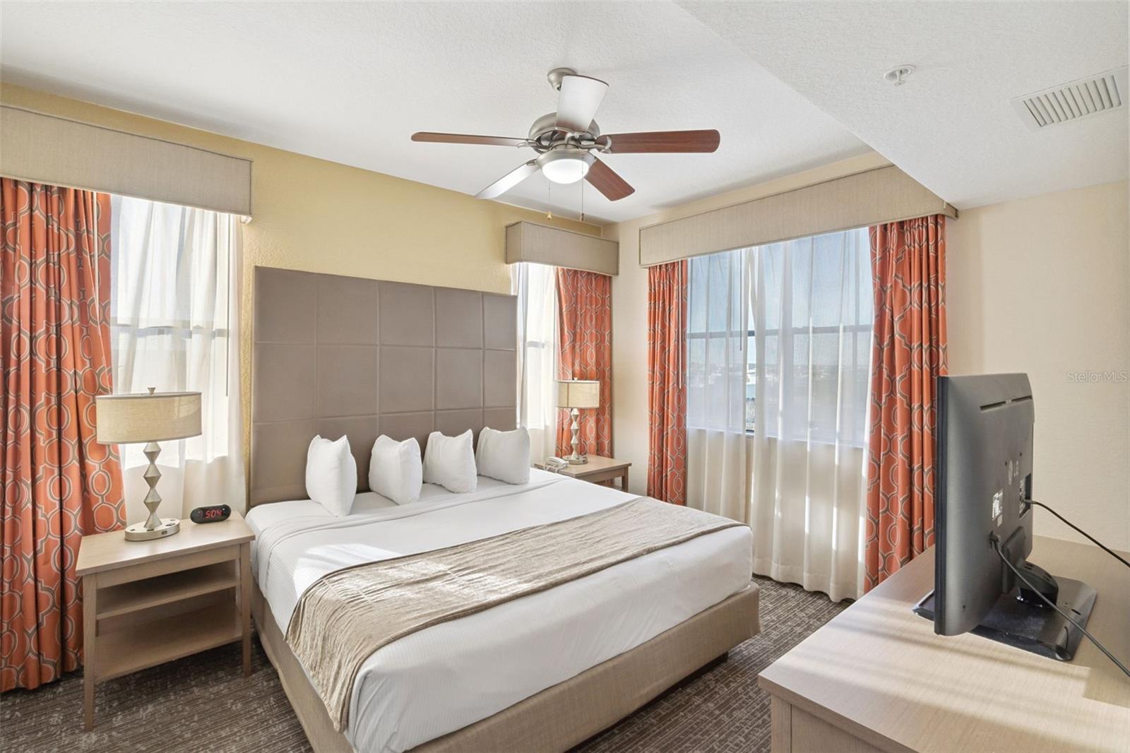 Image 15 of 53 For 12527 Floridays Resort Drive 601e