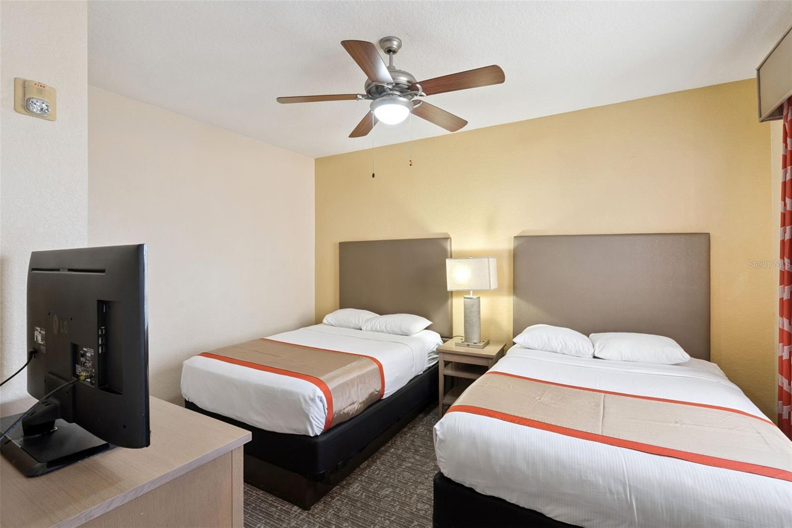 Image 17 of 53 For 12527 Floridays Resort Drive 601e