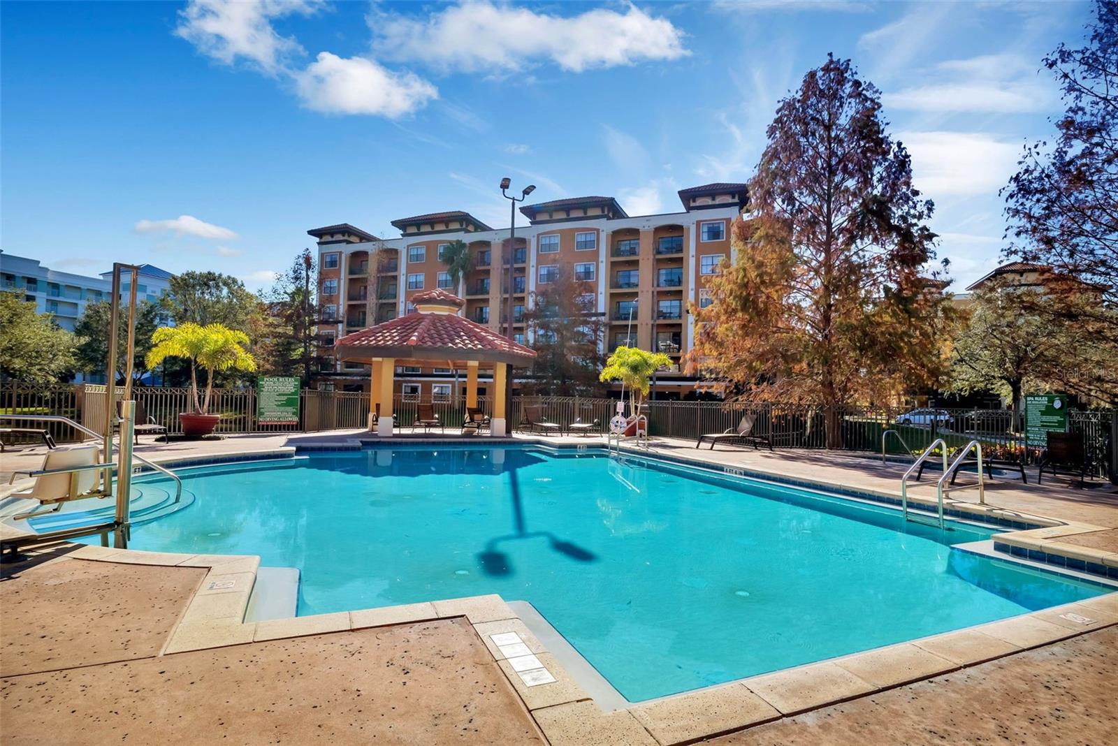 Image 33 of 53 For 12527 Floridays Resort Drive 601e