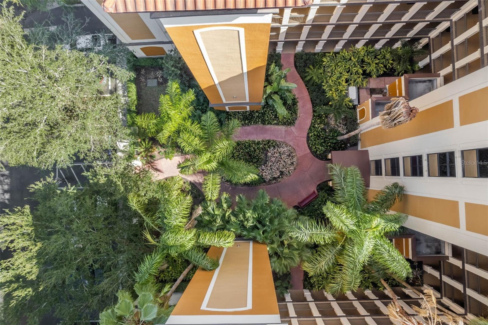 Image 35 of 53 For 12527 Floridays Resort Drive 601e