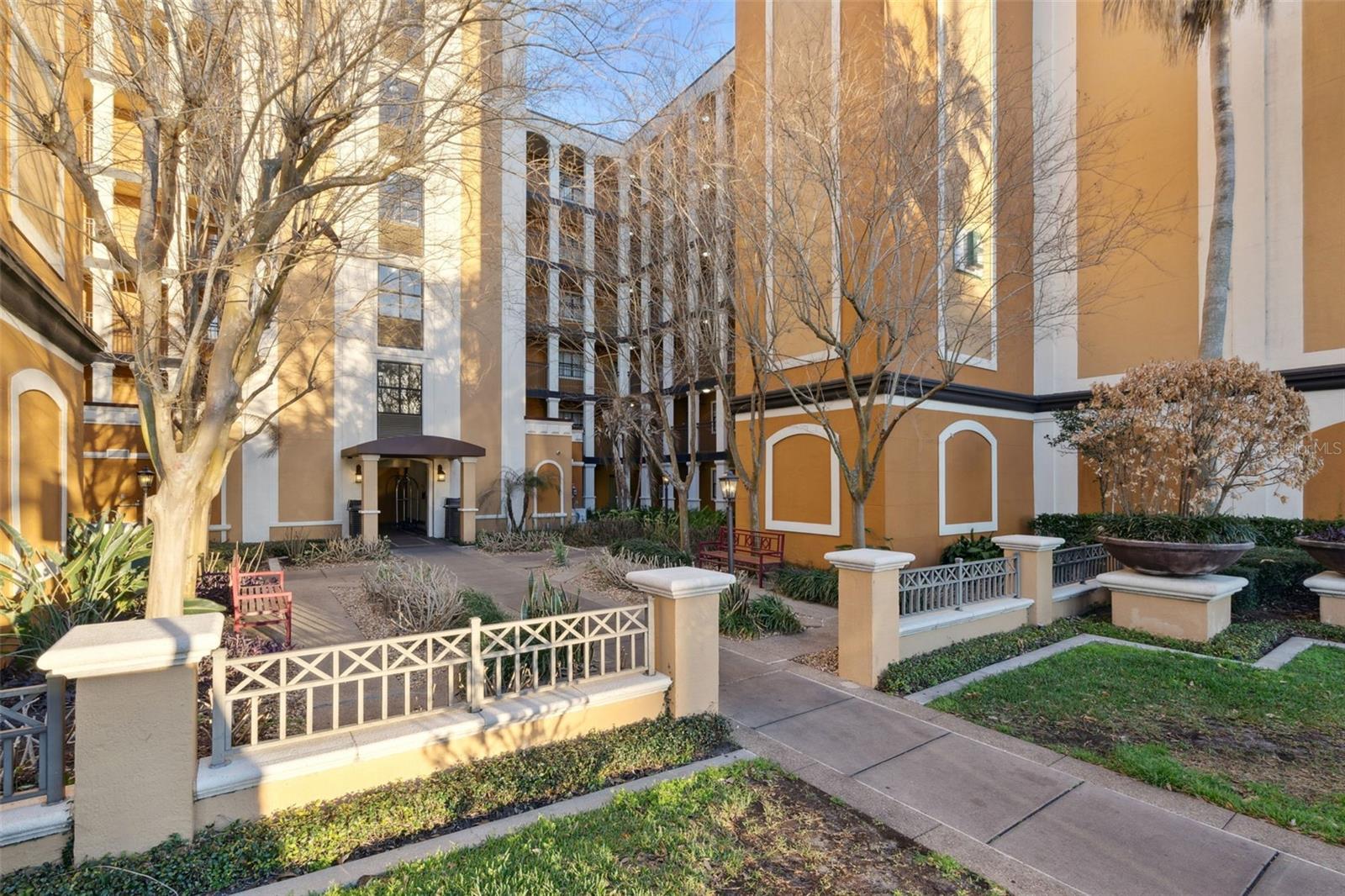 Image 4 of 53 For 12527 Floridays Resort Drive 601e