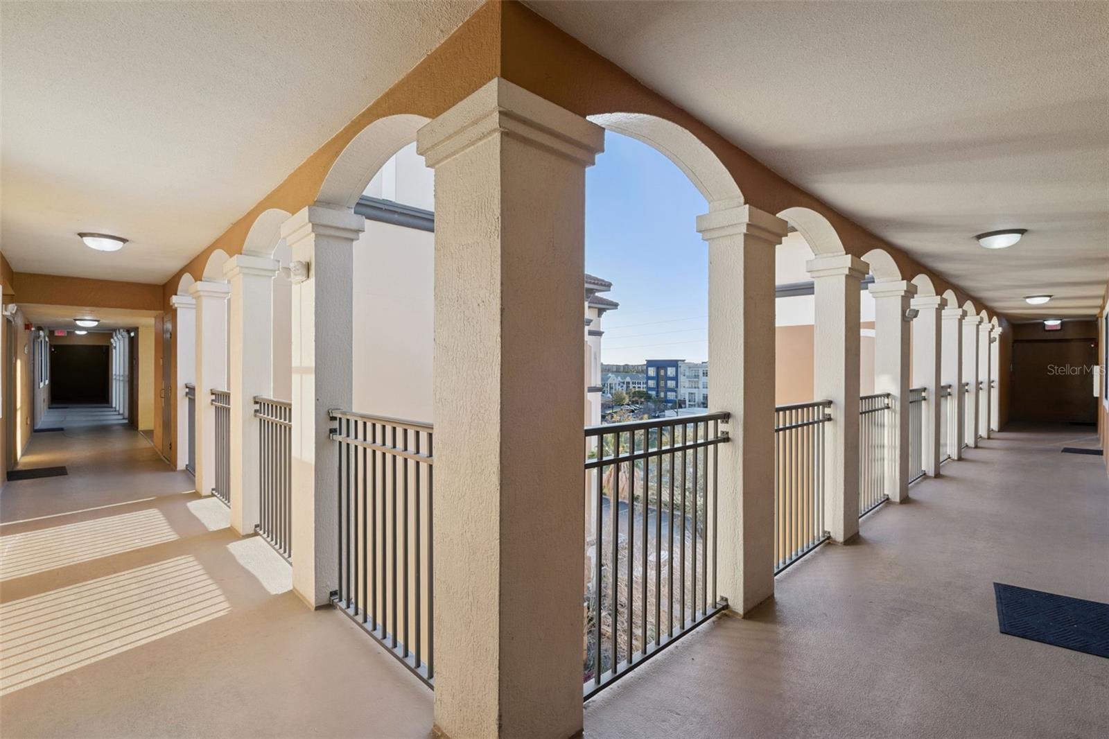 Image 5 of 53 For 12527 Floridays Resort Drive 601e