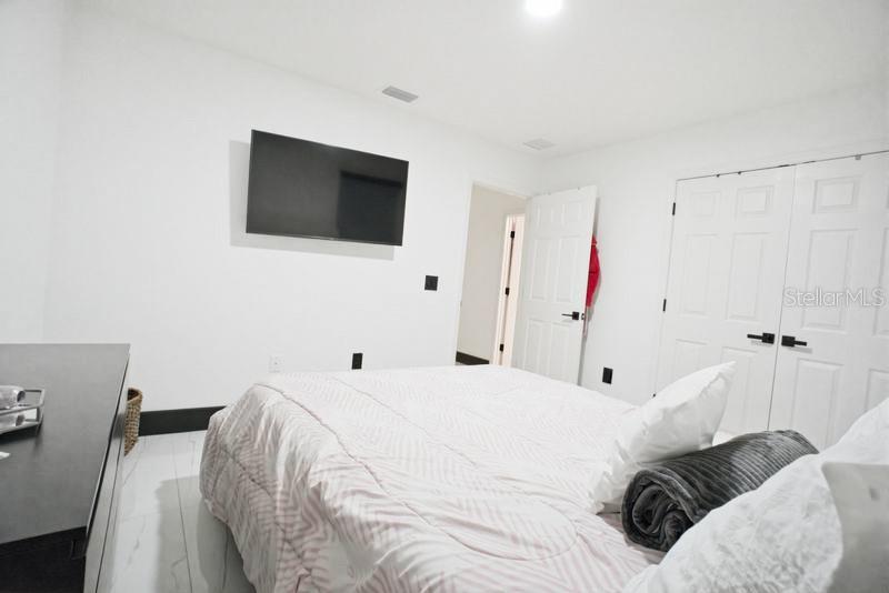 Image 33 of 57 For 2043 Rainier Drive